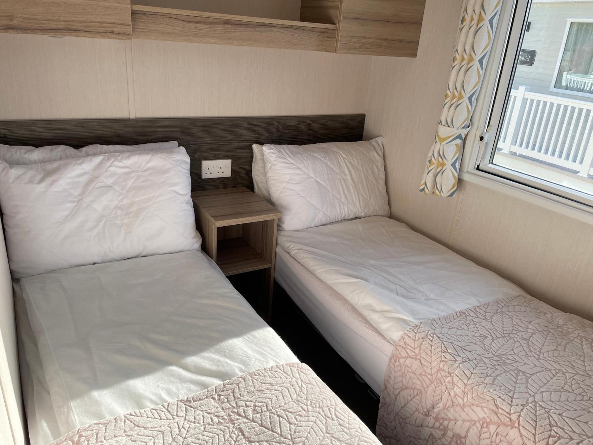 Rockley Park Private Holiday Homes Poole Buitenkant foto