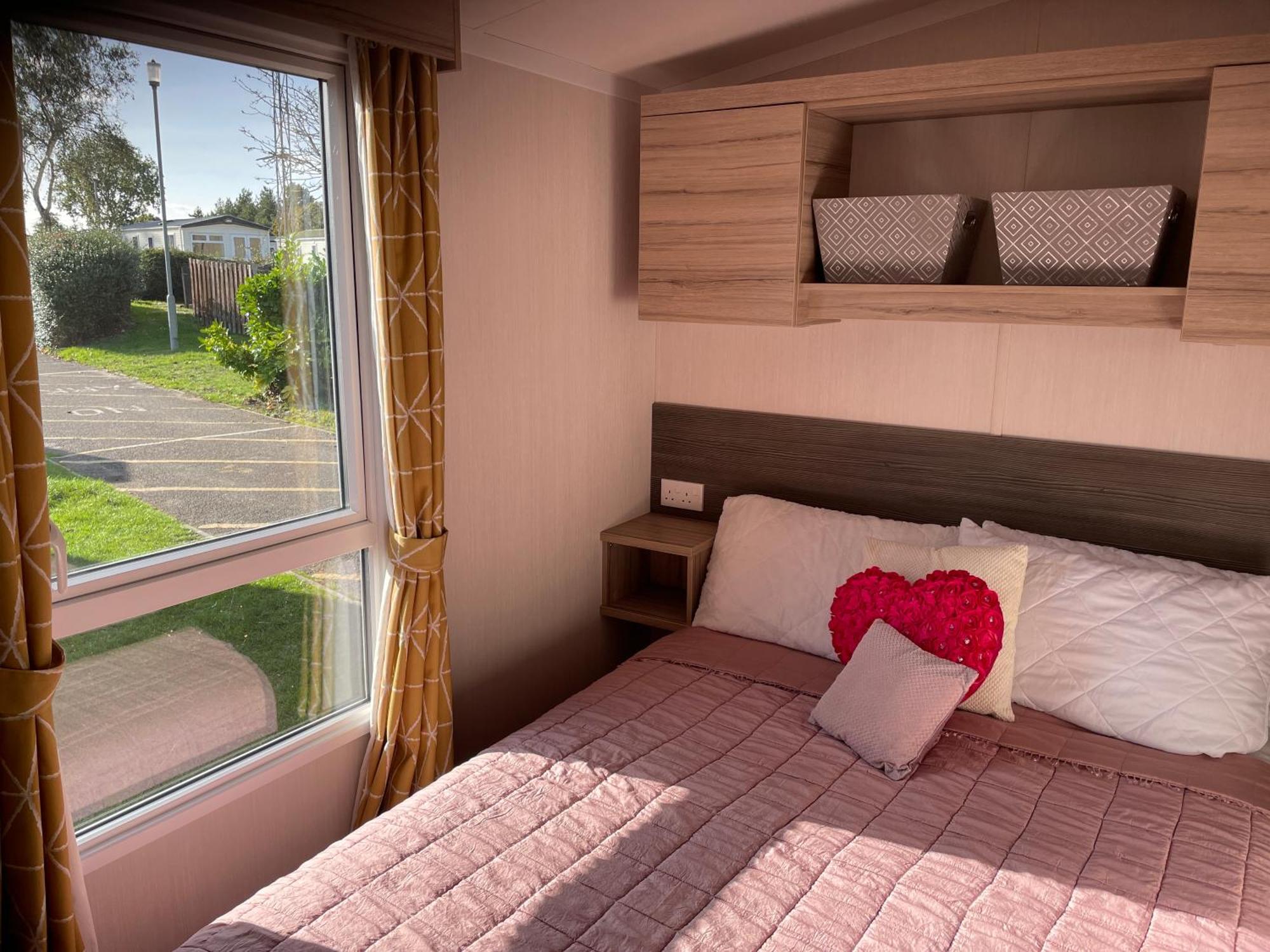 Rockley Park Private Holiday Homes Poole Buitenkant foto