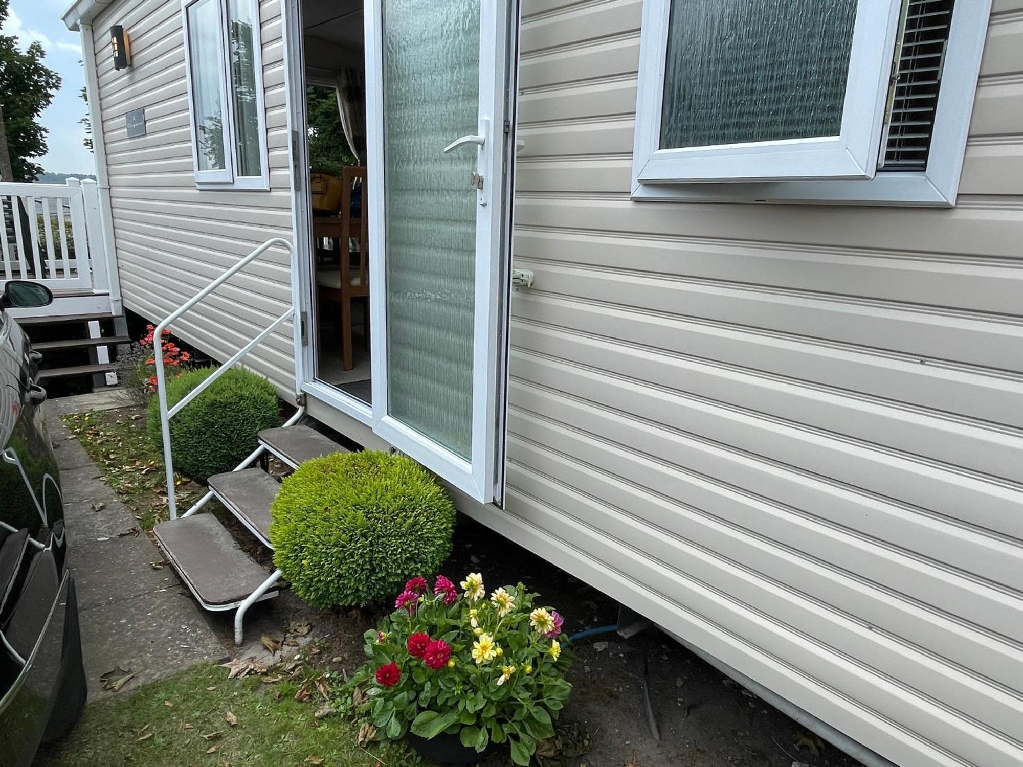 Rockley Park Private Holiday Homes Poole Buitenkant foto